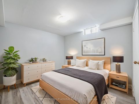 Photo 34 at 280 Bernard Avenue, Devonsleigh, Richmond Hill