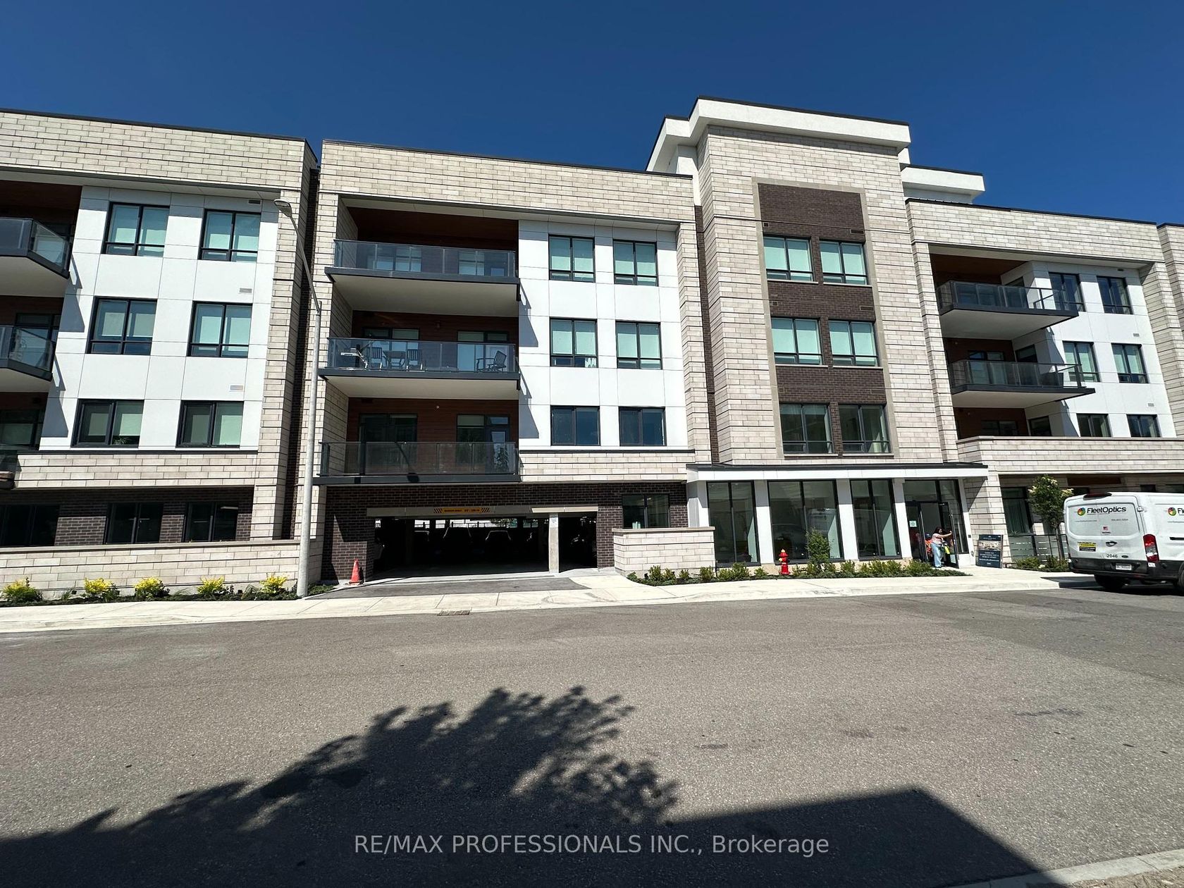 410 - 123 Maurice Drive, CO Central, Oakville 