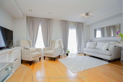 Photo 4 at 47 Edwin Pearson Street, Bayview Northeast, Aurora