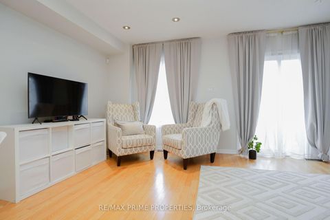 Photo 5 at 47 Edwin Pearson Street, Bayview Northeast, Aurora