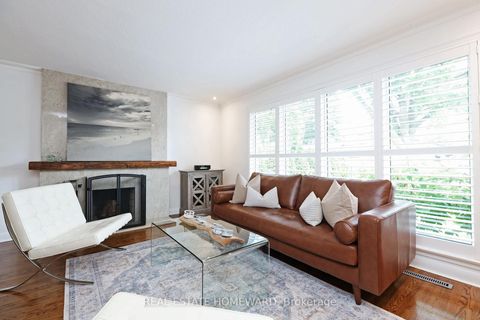Photo 2 at 49 Greenfield Drive, City Centre West, Toronto