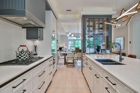 Photo 12 at 105 Donlea Drive, Leaside, Toronto
