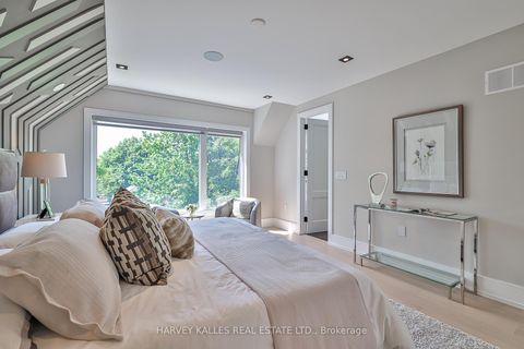 Photo 25 at 105 Donlea Drive, Leaside, Toronto