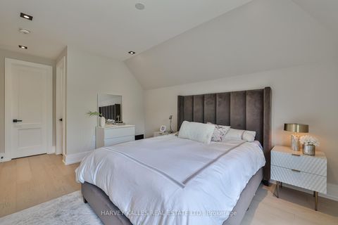 Photo 32 at 105 Donlea Drive, Leaside, Toronto