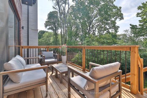 Photo 45 at 105 Donlea Drive, Leaside, Toronto