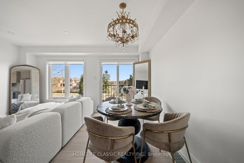 Photo 9 at 14 Larissa Court, Maple, Vaughan