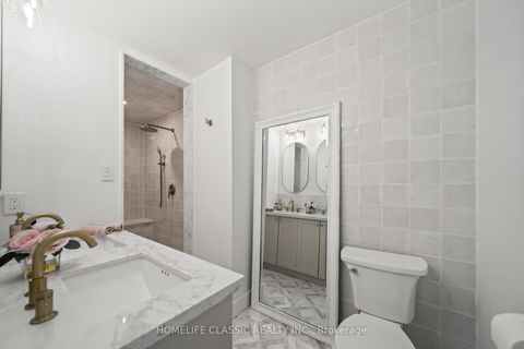 Photo 24 at 14 Larissa Court, Maple, Vaughan
