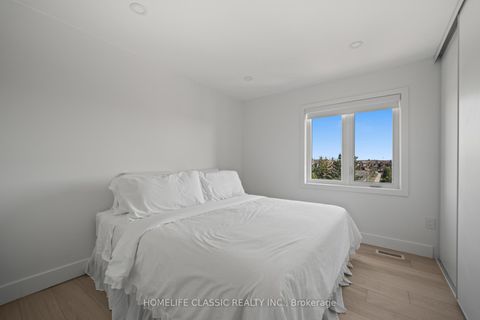 Photo 27 at 14 Larissa Court, Maple, Vaughan