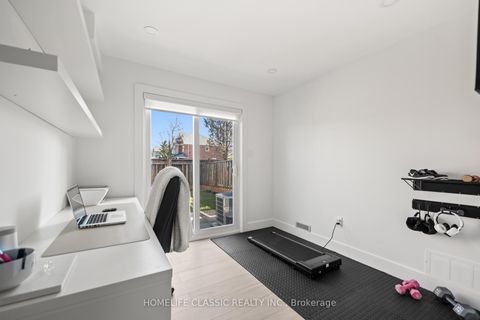 Photo 30 at 14 Larissa Court, Maple, Vaughan