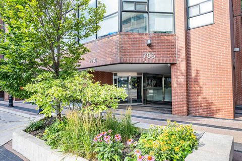 Photo 2 at 215 - 705 King Street W, Niagara, Toronto