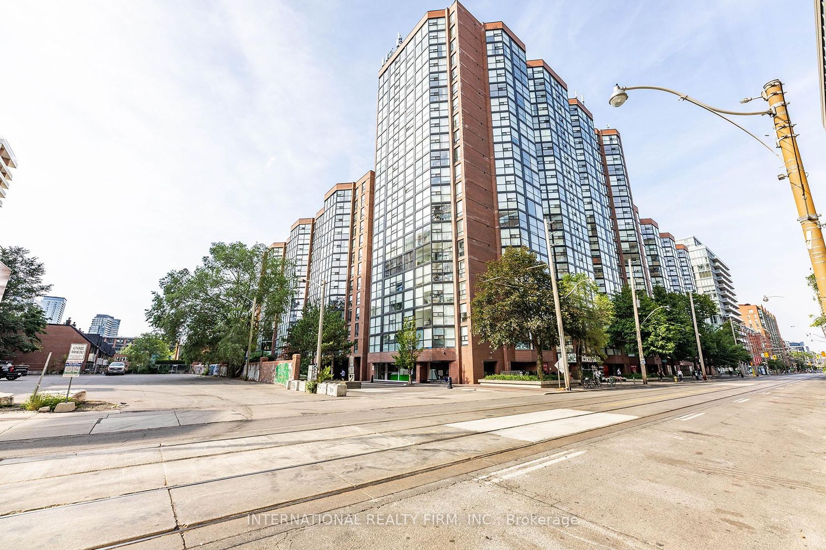 215 - 705 King Street W, Niagara, Toronto by Loree Meneguzzi Real Estate 215 - 705 King Street W, Niagara, Toronto