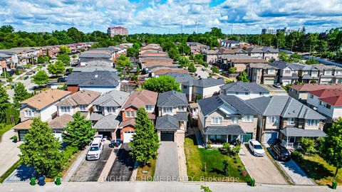 Photo 4 at 211 Andona Crescent, Centennial Scarborough, Toronto