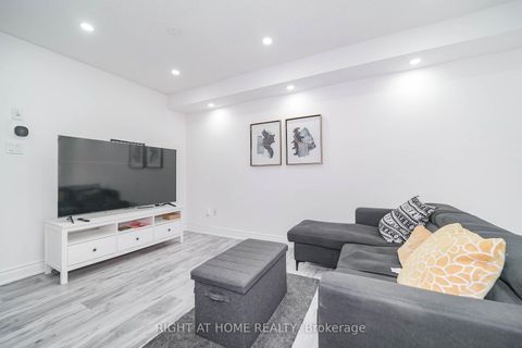 Photo 13 at 211 Andona Crescent, Centennial Scarborough, Toronto