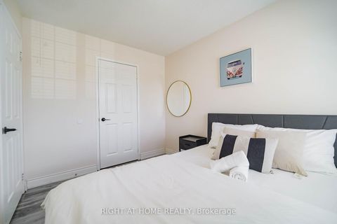 Photo 30 at 211 Andona Crescent, Centennial Scarborough, Toronto