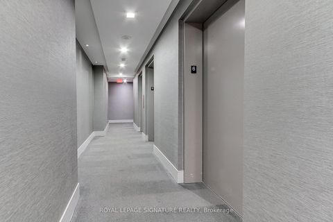 Photo 4 at 618 - 199 Richmond Street W, Waterfront Communities C1, Toronto
