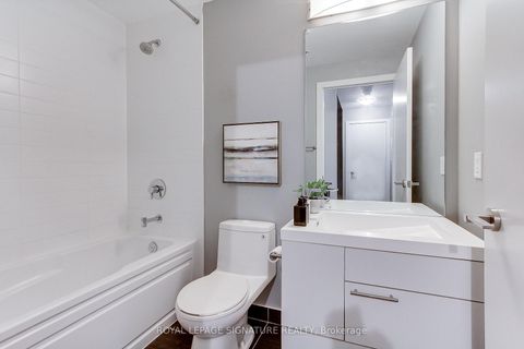 Photo 23 at 618 - 199 Richmond Street W, Waterfront Communities C1, Toronto