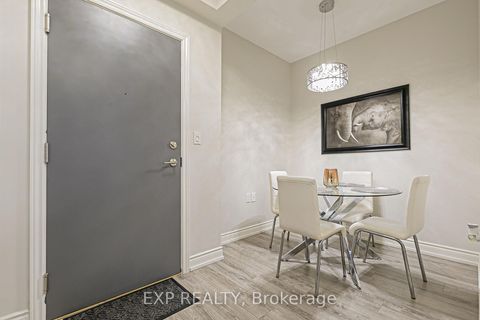 Photo 8 at 1005 - 9608 Yonge Street, North Richvale, Richmond Hill
