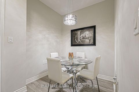 Photo 9 at 1005 - 9608 Yonge Street, North Richvale, Richmond Hill