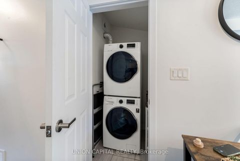 Photo 13 at 1 - 6 Bicknell Avenue, Eglinton West, Toronto