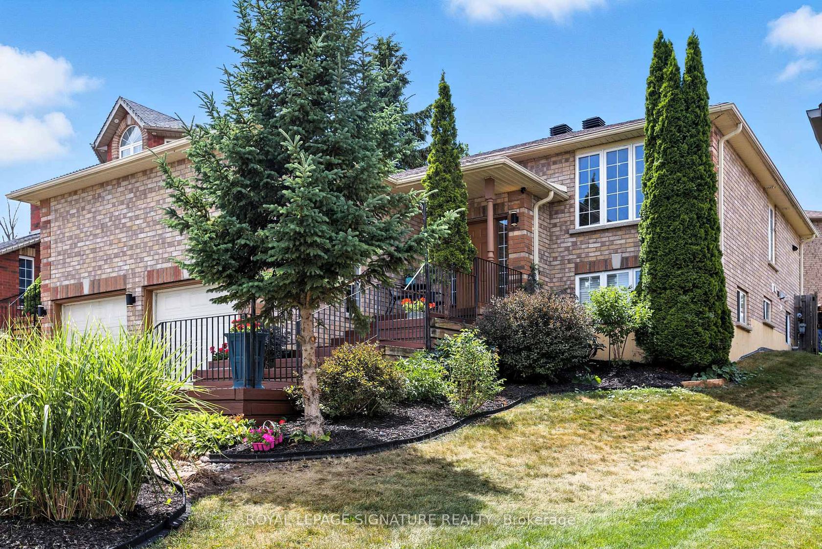 20 Pacific Avenue, Little Lake, Barrie photo number 2