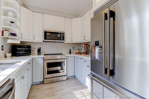 Photo 4 at 4 - 215 16th Avenue, Langstaff, Richmond Hill