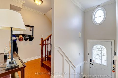 Photo 8 at 4 - 215 16th Avenue, Langstaff, Richmond Hill