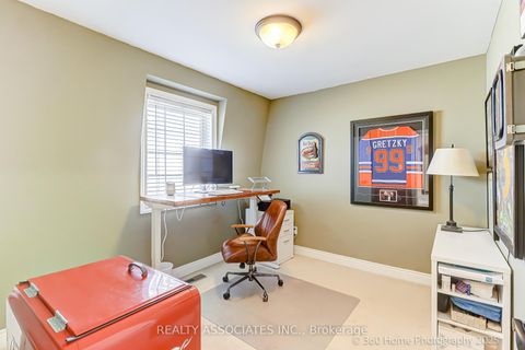 Photo 13 at 4 - 215 16th Avenue, Langstaff, Richmond Hill