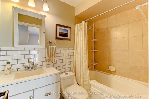 Photo 14 at 4 - 215 16th Avenue, Langstaff, Richmond Hill