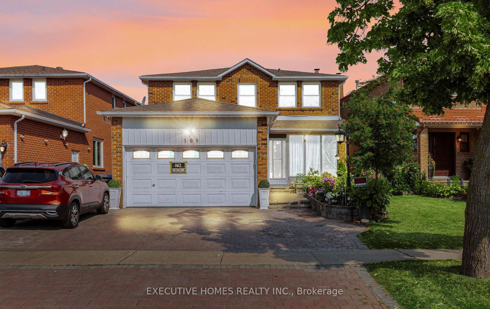 161 Kingsbridge Garden Circle, Hurontario, Mississauga 