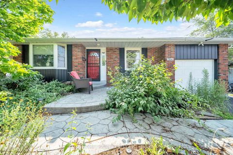 Photo 2 at 764 Hillcrest Road, West Shore, Pickering