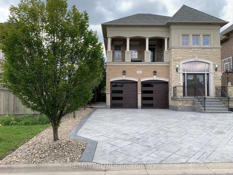 Photo 2 at 76 Orleans Circle, Vellore Village, Vaughan