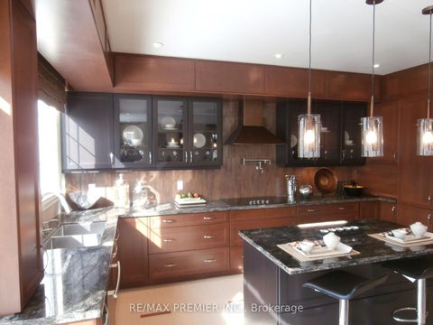 Photo 9 at 76 Orleans Circle, Vellore Village, Vaughan