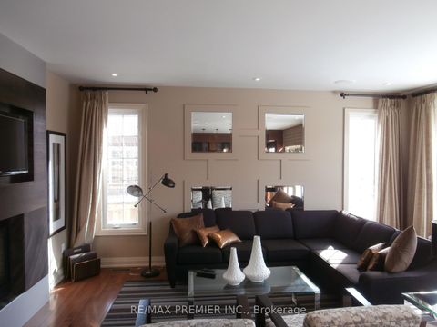Photo 11 at 76 Orleans Circle, Vellore Village, Vaughan