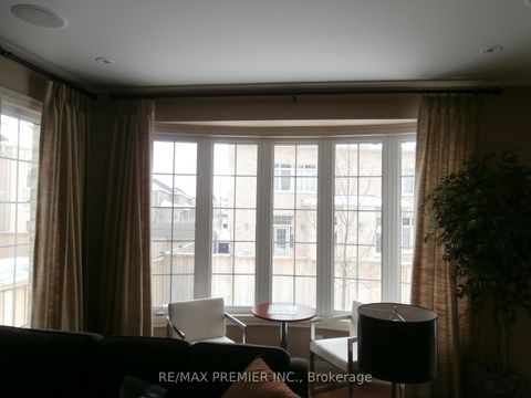 Photo 14 at 76 Orleans Circle, Vellore Village, Vaughan