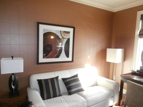 Photo 15 at 76 Orleans Circle, Vellore Village, Vaughan