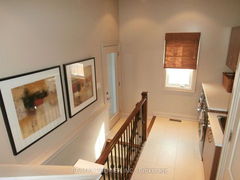 Photo 18 at 76 Orleans Circle, Vellore Village, Vaughan