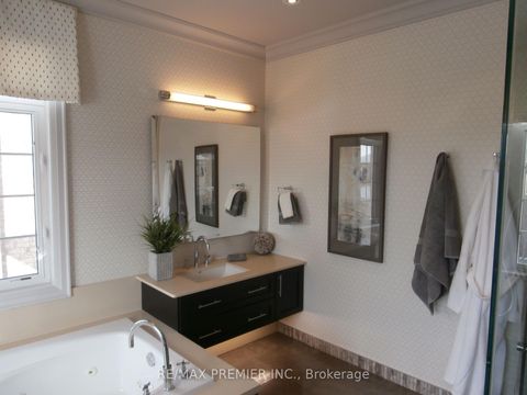 Photo 26 at 76 Orleans Circle, Vellore Village, Vaughan