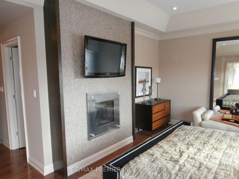 Photo 30 at 76 Orleans Circle, Vellore Village, Vaughan