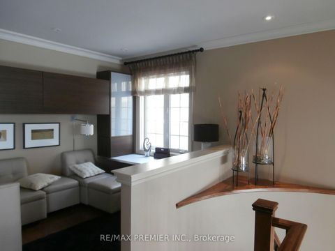 Photo 42 at 76 Orleans Circle, Vellore Village, Vaughan