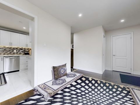 Photo 7 at 130 - 25 Brimwood Boulevard, Agincourt North, Toronto