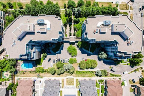 Photo 3 at 410 - 5 Emerald Lane, Yorkhill, Vaughan