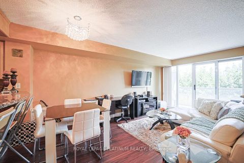 Photo 8 at 410 - 5 Emerald Lane, Yorkhill, Vaughan