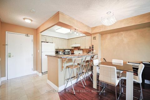 Photo 11 at 410 - 5 Emerald Lane, Yorkhill, Vaughan