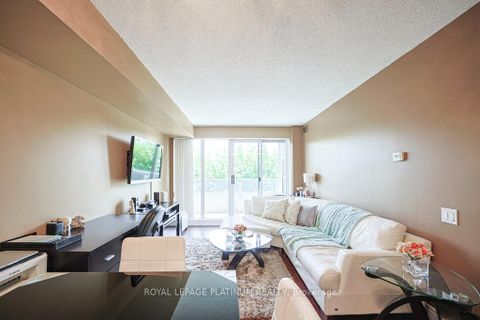 Photo 15 at 410 - 5 Emerald Lane, Yorkhill, Vaughan