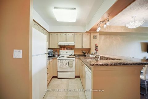 Photo 19 at 410 - 5 Emerald Lane, Yorkhill, Vaughan