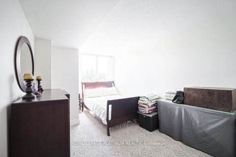 Photo 23 at 410 - 5 Emerald Lane, Yorkhill, Vaughan