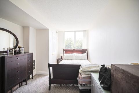 Photo 24 at 410 - 5 Emerald Lane, Yorkhill, Vaughan