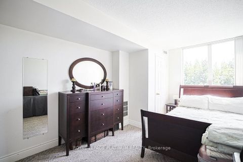 Photo 25 at 410 - 5 Emerald Lane, Yorkhill, Vaughan