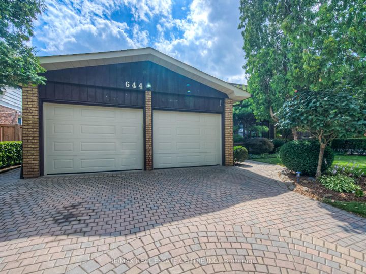 Photo 2 at 644 Donna Court, Roseland, Burlington