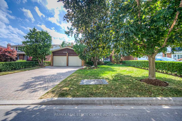 Photo 4 at 644 Donna Court, Roseland, Burlington